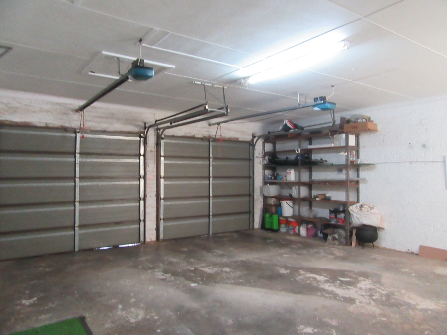 5 Bedroom Property for Sale in Fraaiuitsig Western Cape